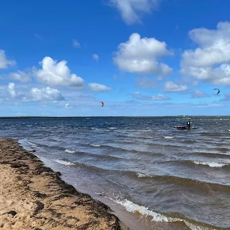 6 Person In Hemmet-by Traum *