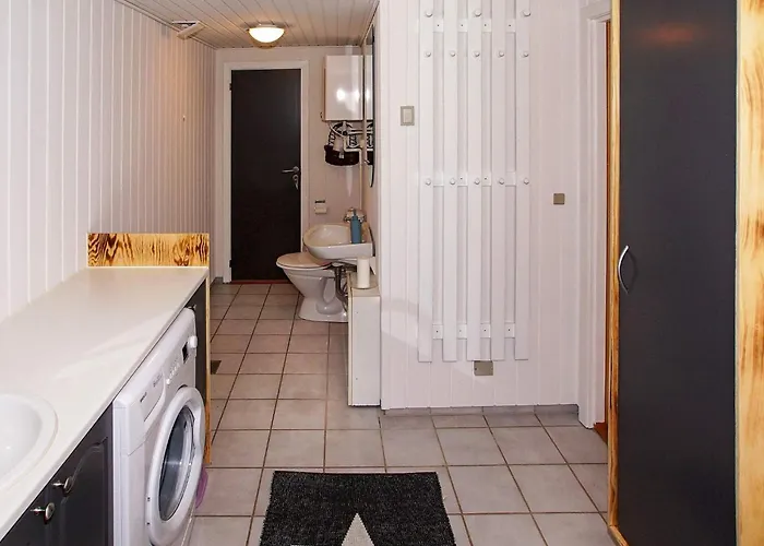 6 Person In Hemmet-by Traum Хеммет